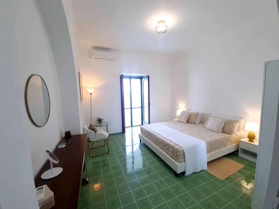 Casa Intiso - Two Double Bedroom Apartment Positano Exterior photo