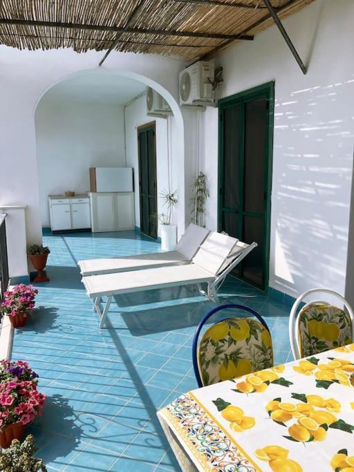 Casa Intiso - Two Double Bedroom Apartment Positano Exterior photo