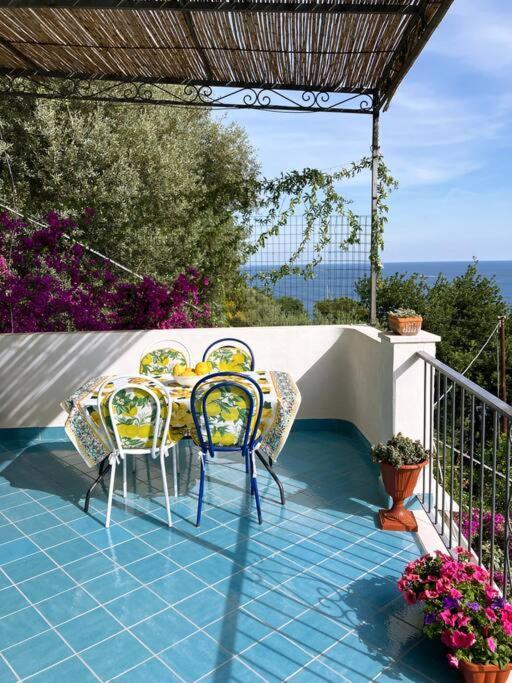 Casa Intiso - Two Double Bedroom Apartment Positano Exterior photo